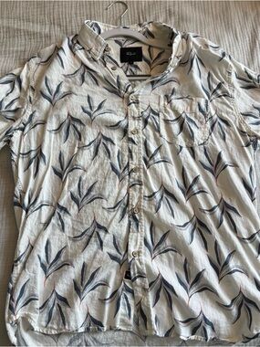 Rails Men’s White Button-Down Shirt with Blue Leaf Motif